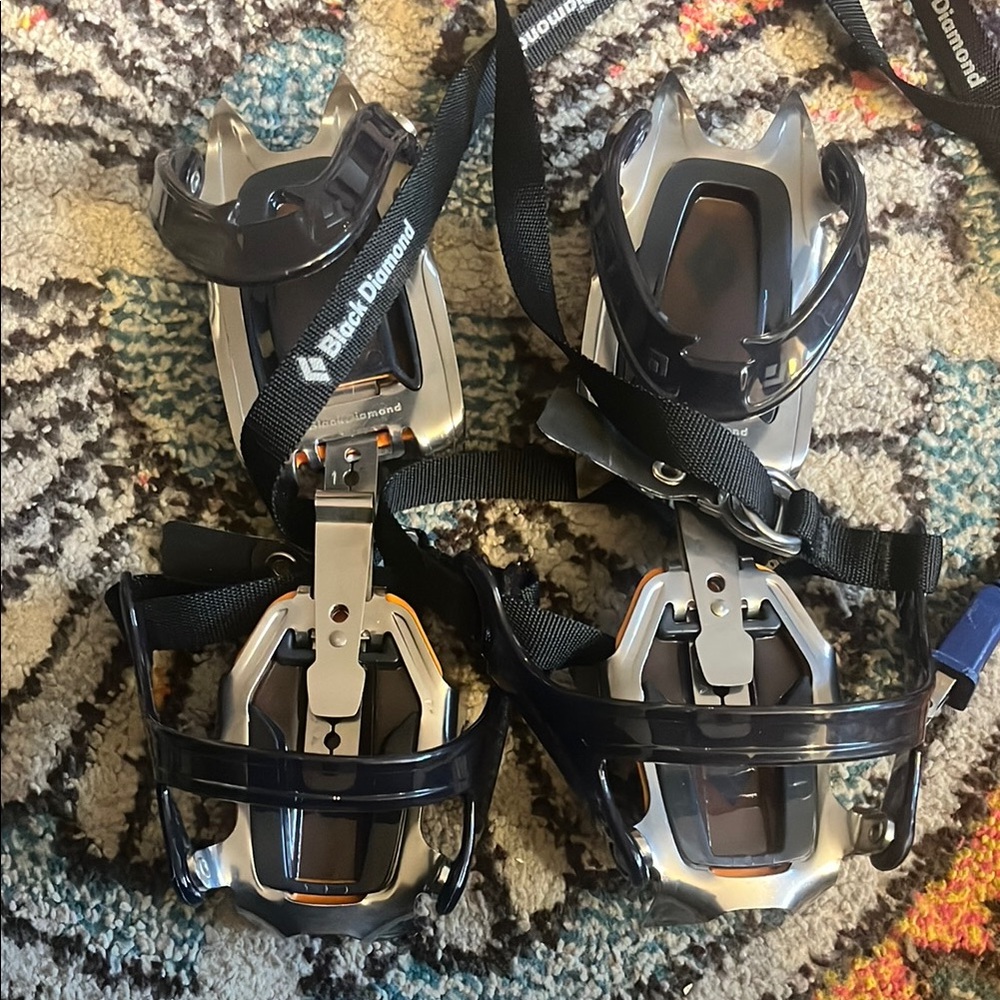 - Black Diamond Contact Strap Crampons -